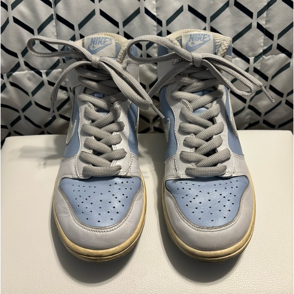 Vintage Nike Dunk High ‘Reverse UNC’ Women’s - Picture 4 of 7